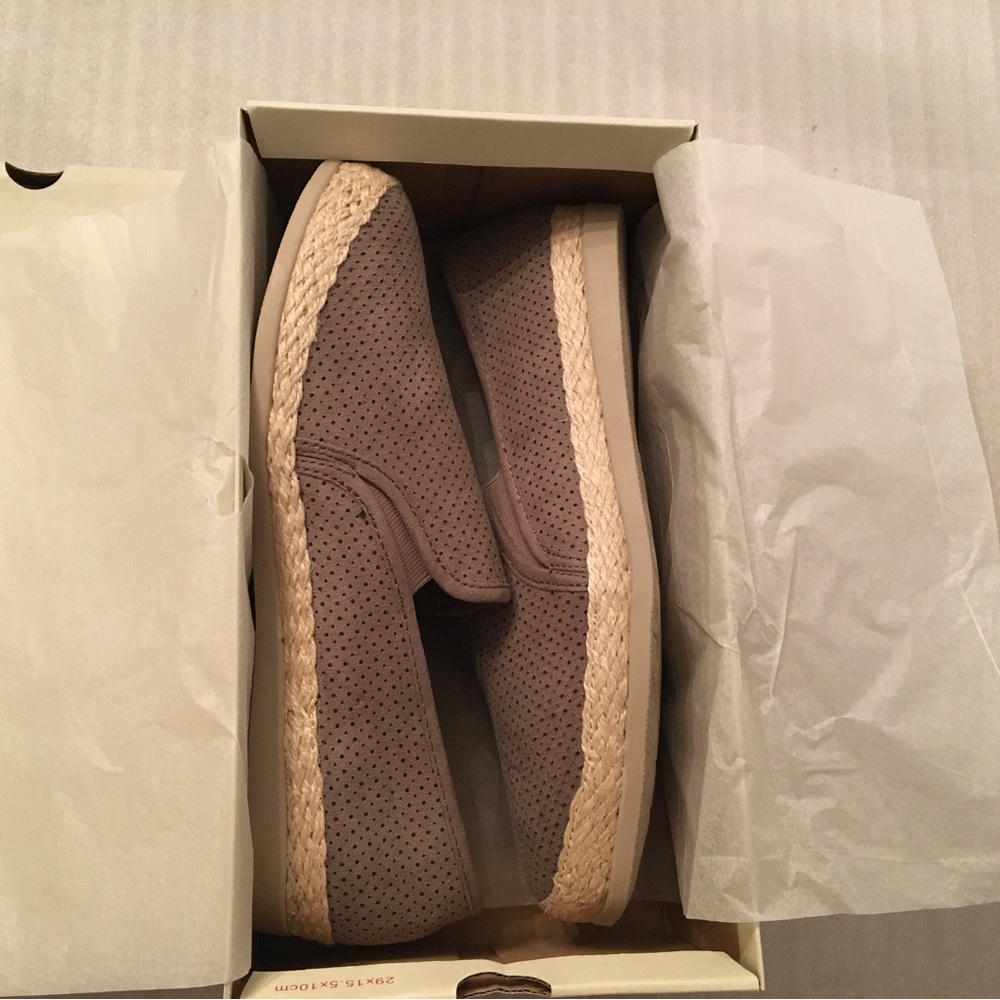 NWT Women’s Esprit Erin Perforated Slip-On Espadrilles Elephant Gray Size 9.5